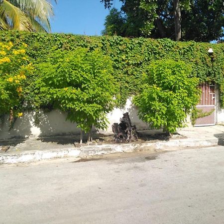 Bonita Casa A Dos Cuadras Del Mar Villa Плая дел Кармен Екстериор снимка